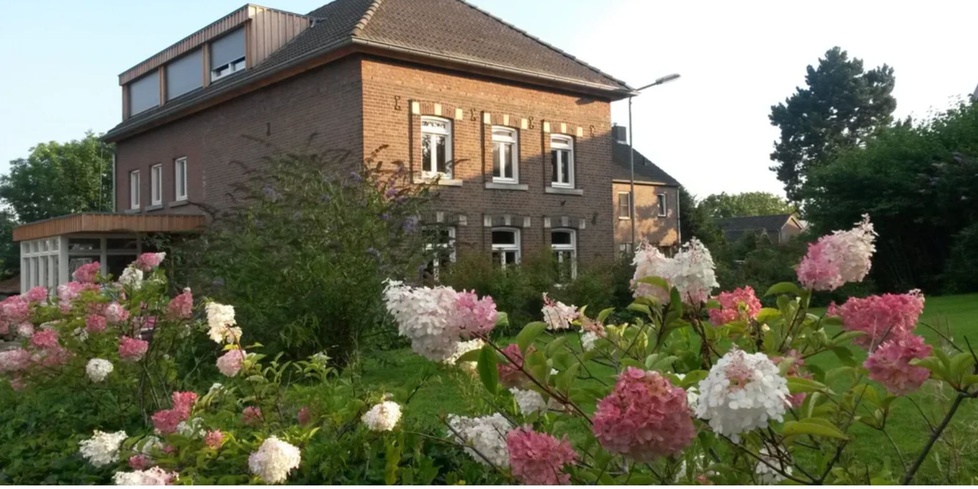 B&B 1889